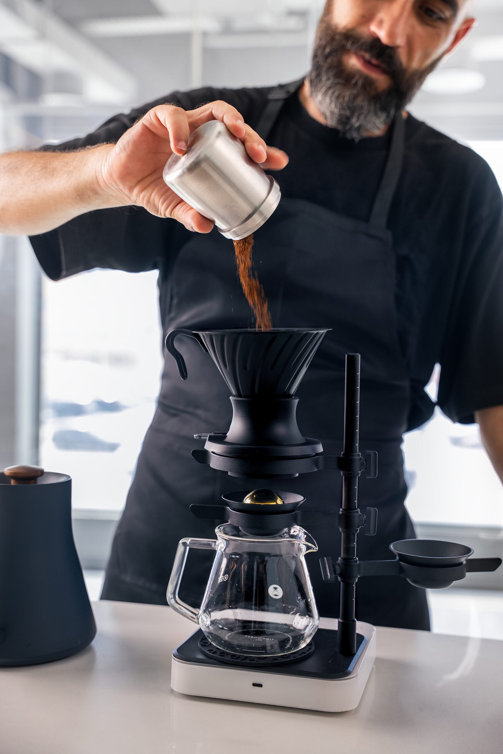 Barista Serkan Sağsöz Brewing Coffee with V60